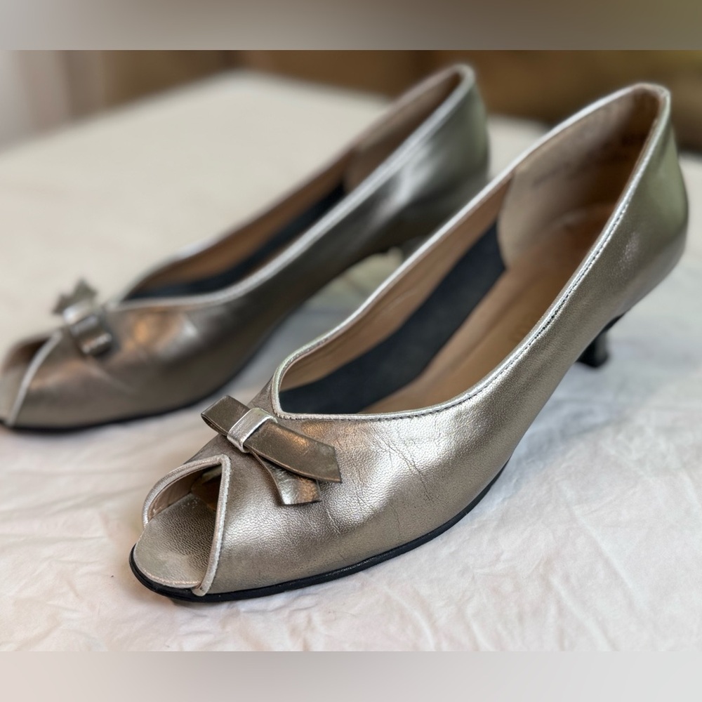 Two tone silver leather heels